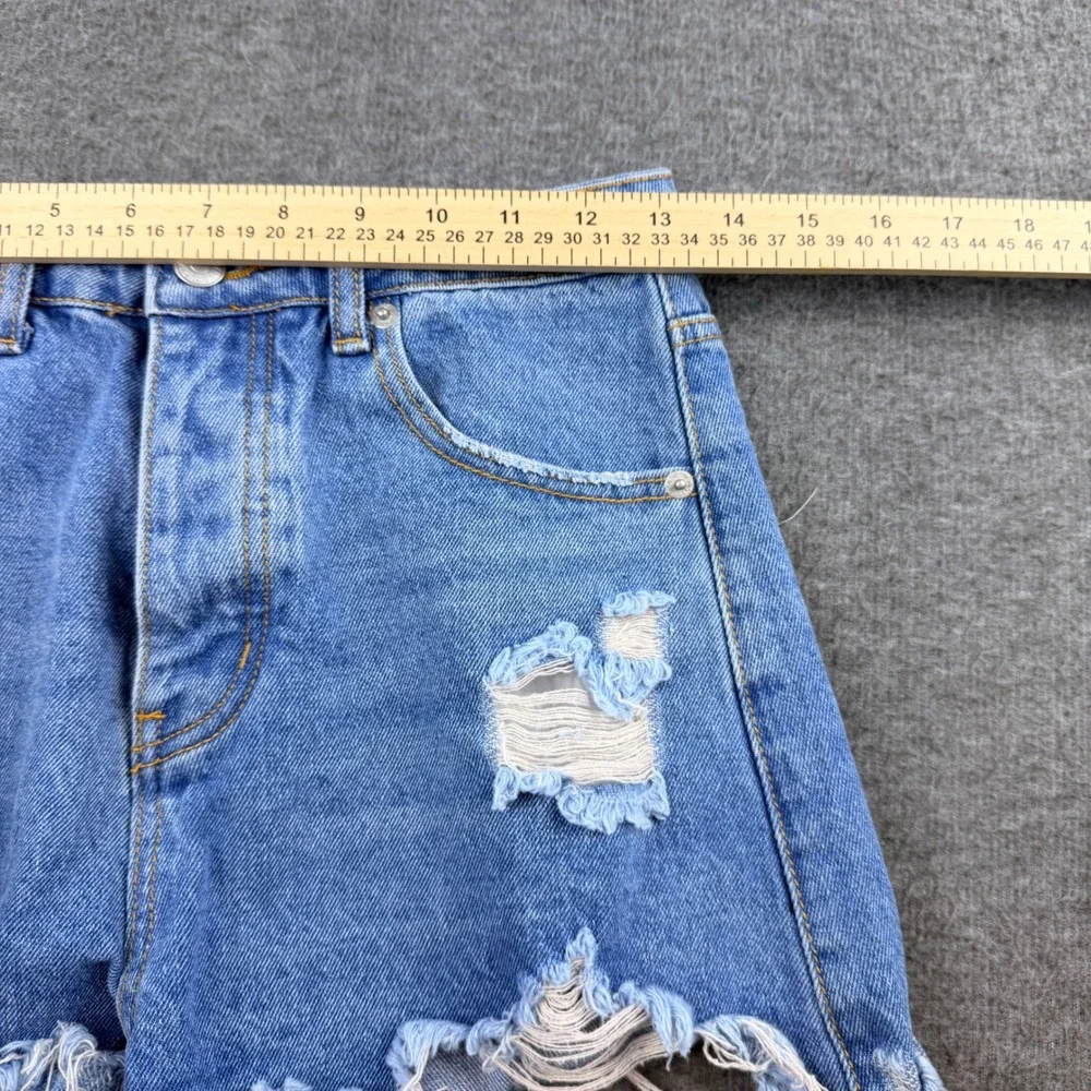 Signature 8 Distressed Denim Shorts Womens Size S Blue High Waisted Frayed Hem‎
